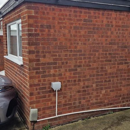 Oleon Apartments - Colchester Exterior photo